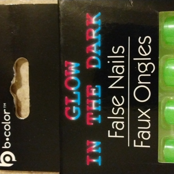 GlowInTheDark nails - Picture 3 of 7